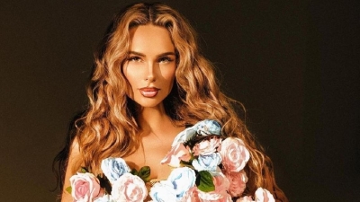 "Физически и морально уже в строю": певица Ханна показала фигуру после родов