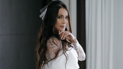 "Принцесса": Жанар Дугалова в свадебном платье восхитила Казнет