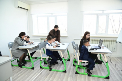 Первые обучающие приложения на казахском для особенных детей представили в Актобе
