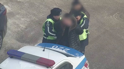 Пьяный водитель протащил полицейского по проезжей части в Астане