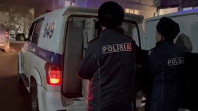 Один выпил с коллегами, у другого родился сын: павлодарцев нашли спящими в необычных местах