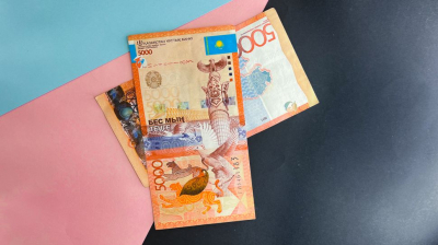 На бирже доллар продается выше отметки 476,8 тенге