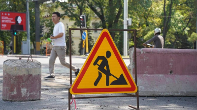 Участок улицы Саина перекрыли в Алматы