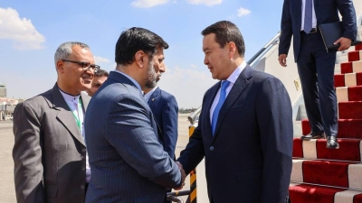 Алихан Смаилов прилетел в Иран