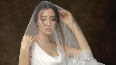 "Нежный цветочек": Гульназ Жоланова в свадебном платье растрогала Казнет