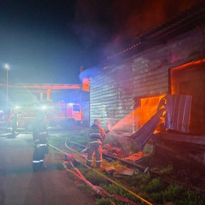 Запах гари в Алматы: ночью в городе тушили пожар в складских помещениях  