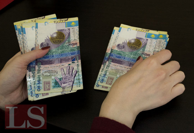 Предпринимателям станет сложнее обналичивать деньги
