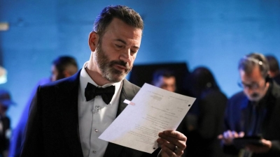 Ведущий "Оскара" пошутил о прошлогоднем инциденте с пощечиной Уилла Смита