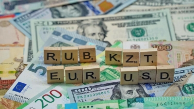 Из России в Казахстан стало поступать больше денежных переводов