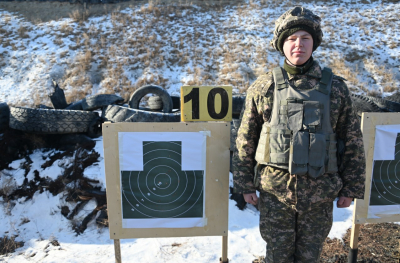 Солдаты Абайского гарнизона выполнили первые упражнения по стрельбе