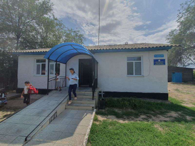 В такой тесноте и заразиться недолго