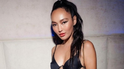 Казахстанская модель Корлан Мади в откровенном наряде поразила поклонников