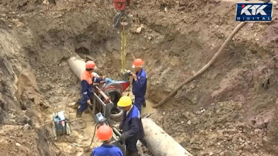 Крупная авария произошла на водопроводе в Караганде (видео)