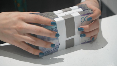 Казахстанцы набрали рекордное количество микрокредитов в мае