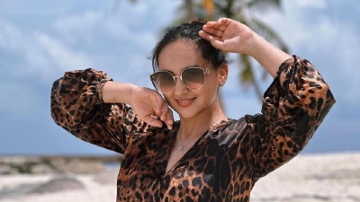 "Как 18-летняя девушка": улетевшая на Мальдивы Салтанат Бакаева поделилась солнечными фото