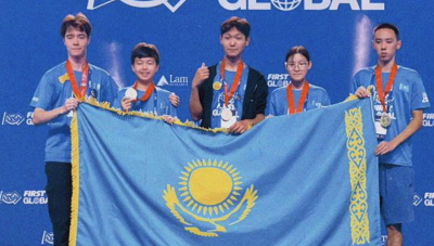 Сборная Казахстана стала чемпионом мира по робототехнике в Сингапуре