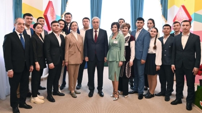 Токаев встретился с молодыми активистами ЗКО (фото)