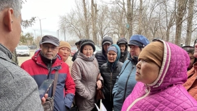 Актюбинцам интересно, пустят ли их греться в акимат