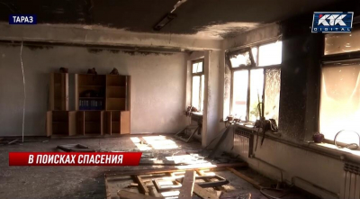 Две девушки получили перелом позвоночника, выпрыгнув с третьего этажа во время пожара в школе в Таразе  