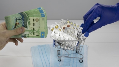 Повысить зарплаты медработникам собираются в Казахстане