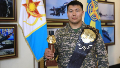 Министр обороны поздравил чемпиона &quot;Қазақстан Барысы-2023&quot;