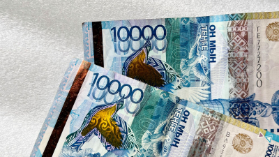 Средневзвешенный курс доллара на бирже составил 449,16 тенге