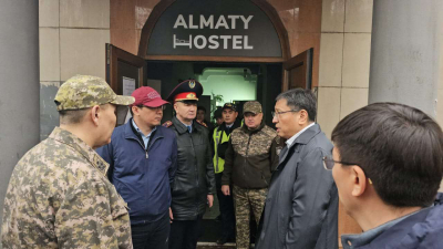 Аким Алматы прибыл на место пожара в хостеле