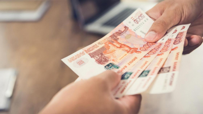 Объем денежных переводов из Казахстана в Россию сильно вырос в этом году