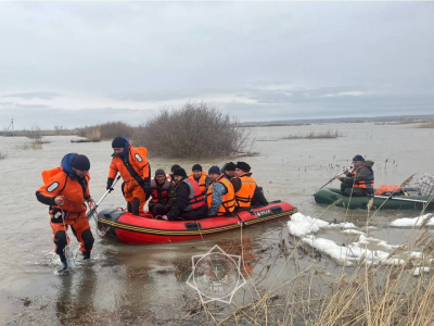 Эвакуация людей из паводковых зон и откачка воды ведется круглосуточно