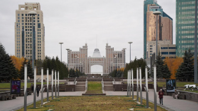 &quot;Нарушают мыслимые и немыслимые нормы&quot;: депутат о плотной застройке Астаны