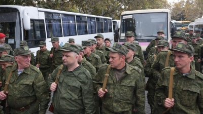 Россию готовят к &quot;мобилизационному развертыванию&quot;. Чем это отличается от второй волны мобилизации?