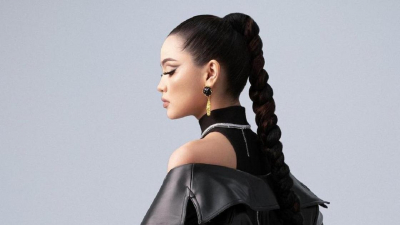 Акботу Сейтмагамбет в новом образе сравнили с Шакирой (видео)