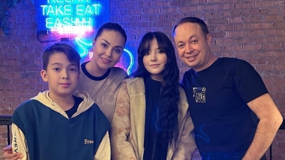 "Две старшие сестры и два младших брата": Майя Бекбаева поделилась семейным фото