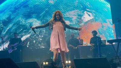 "Остановите тур": фанаты Максим требуют прекращения концертов певицы