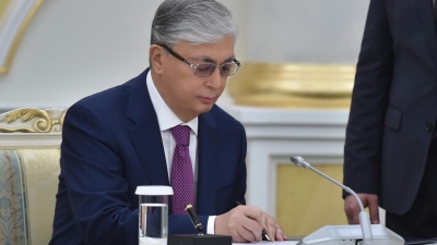 Токаев внес изменения в законы и акты по вопросам административной реформы Казахстана