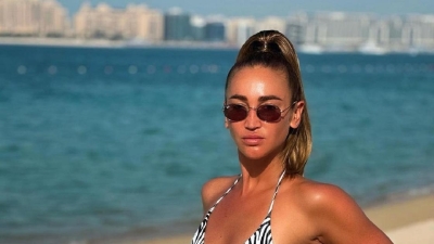 "Оля, ты сломалась?": Бузову в купальнике раскритиковали фолловеры (фото)