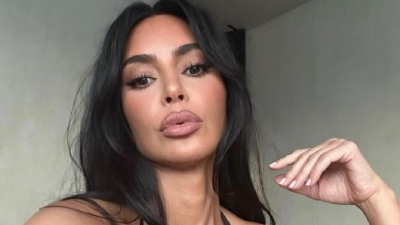 "Повзрослей": фото Ким Кардашьян в бикини раскритиковали фолловеры