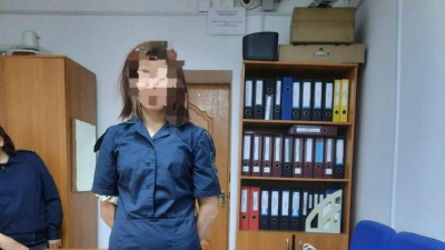 Пьяная девушка в полицейской форме разгуливала по Актобе