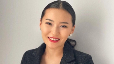 "Зачем лезть из кожи вон": Айсауле Бакытбек рассказала об отношениях с родственниками