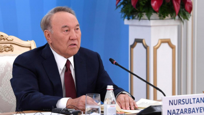 "Все должно решаться в рамках закона": Ашимбаев о богатстве семьи Назарбаева