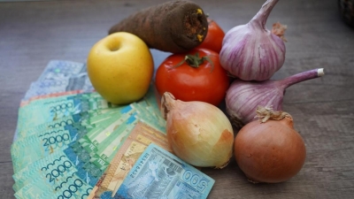 Какие из основных продуктов питания подешевели в Казахстане