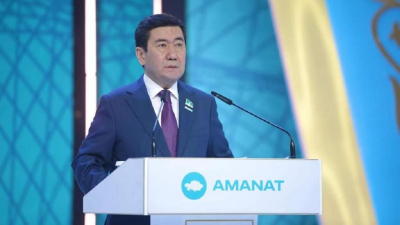 "Нельзя поддаваться вирусу популизма": Ерлан Кошанов высказался о работе маслихатов