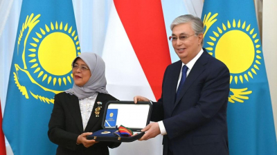 Токаев наградил президента Сингапура орденом (фото, видео)