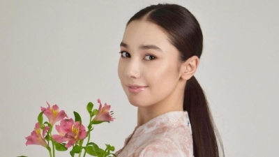 "Сама нежность": вышедшая замуж Акниет Беласарова поделилась весенней фотосессией