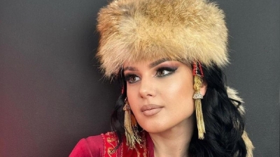 "Девушки должны брать пример": Анна Данченко в казахском костюме очаровала фанатов