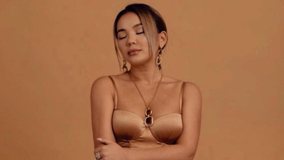 "Как ангел": примерившая нежный образ Макпал Исабекова очаровала Казнет