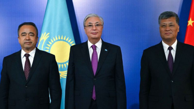 О строительстве третьего железнодорожного перехода между Казахстаном и Китаем высказался Токаев