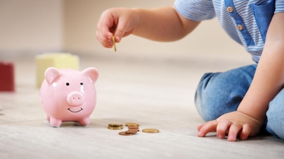 Сколько казахстанцев получили повышенные пособия по уходу за ребенком