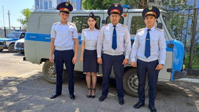 &quot;Губы были синие&quot;: полицейские вернули к жизни девочку, которую вытащили из воды, в Шахтинске