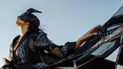 Модель Фарида Малик появилась в образе Малефисенты